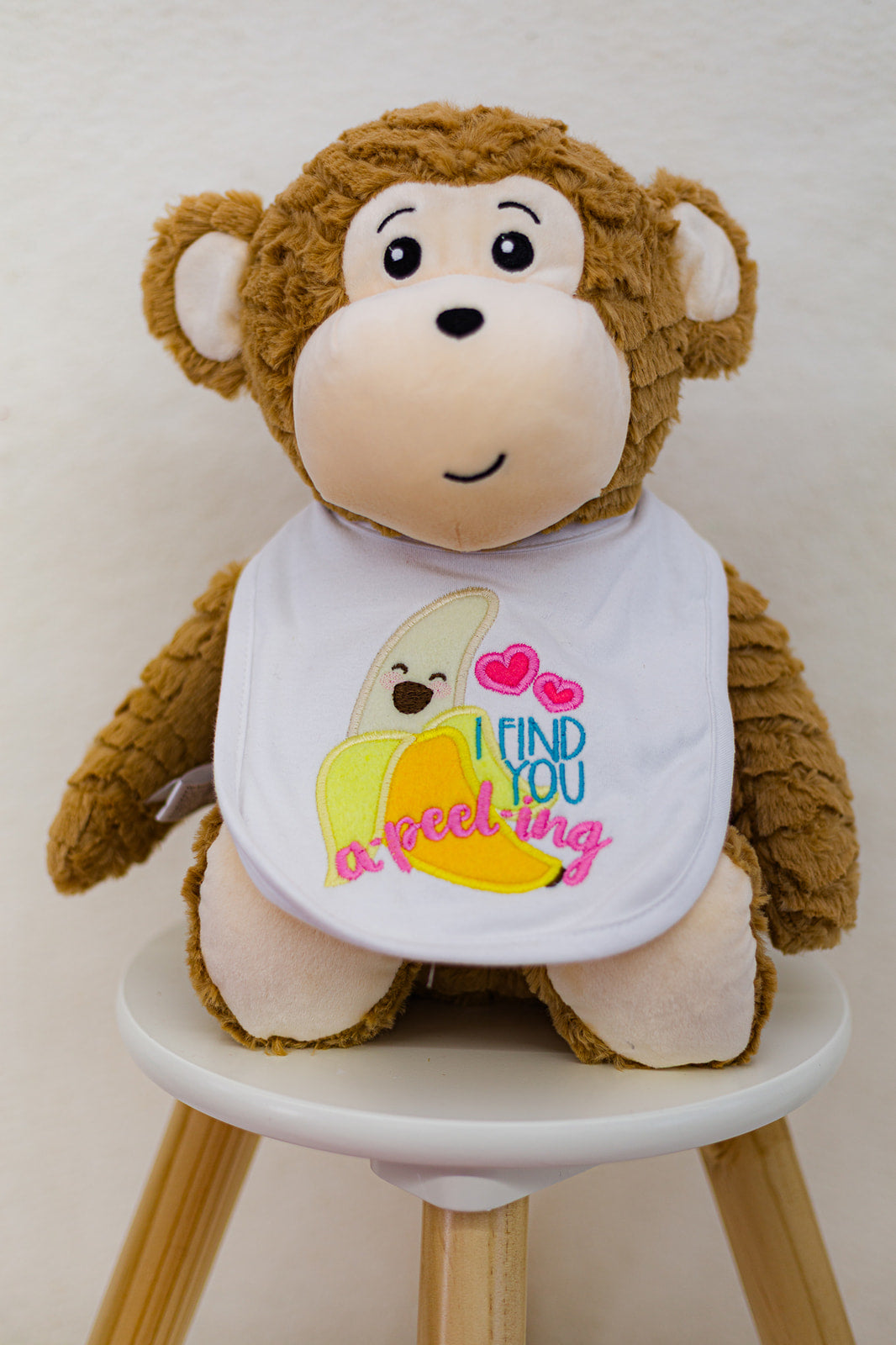 banana 0-6 month applique bib