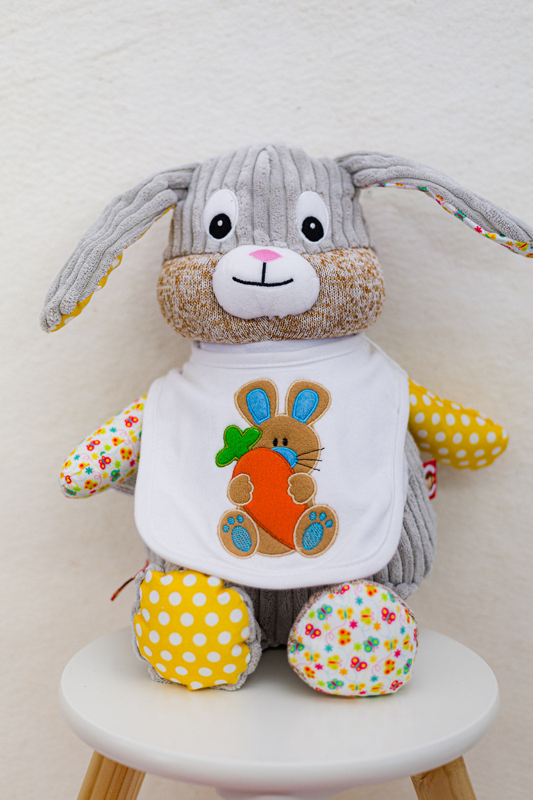 bunny 0-6 month applique baby bib